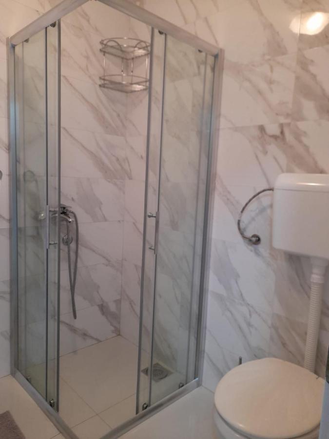 Apartman Giovanni อารันเยโลวัคส์ ภายนอก รูปภาพ